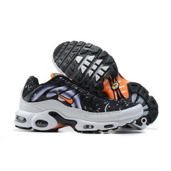 CW6019-001 Män Air Max Plus Tn Svart Grå Supernova Skor 